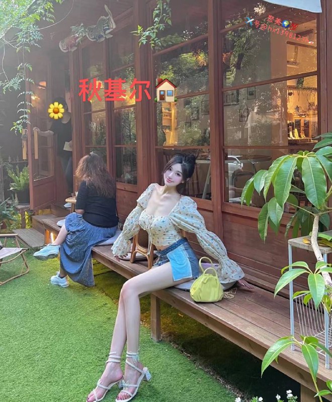 重庆秋基尔新人。𝐇𝐞𝐢𝐠𝐡𝐭身高/172• 𝐖𝐞𝐢𝐠𝐡𝐭体重/90• 𝐁𝐮𝐬𝐭胸围/D       年龄/01年成都妹子 川音毕业🎓