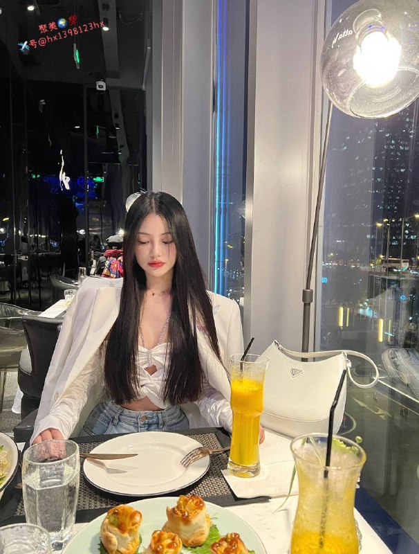 重庆美院艺术生172D极品领家小姐姐首开💝第一次下水、超级邻家小仙女感觉！素质超高、温柔体贴、不事妈、主动大方得体172cm、天然真实🐻D皮肤特别白、吹弹可破、纯兼职！皮肤雪白细腻🈚️纹身不抽烟。A4腰筷子腿。笔直修长。全身🈚️整纯天然好身材真人真照🍃资料不掺一点虚假水分。请认准本人❣️💘给您一个不一样的体验💋