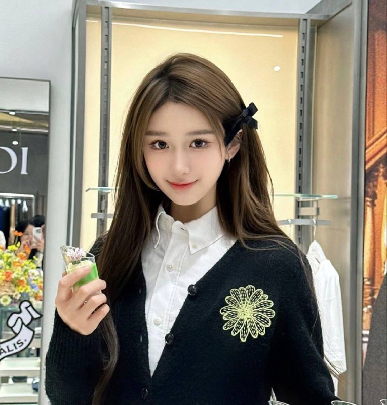 重庆真实学生03年 第一天ʸᵒᵘ ᵃʳᵉ ᵗʰᵉ ᶠⁱʳˢᵗ ᵃⁿᵈ ᵒⁿˡʸ.“你是首选 也是唯一.”⭐️初恋女友 feel身高: 光脚170年龄: 03年罩杯: C