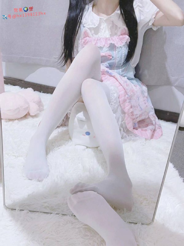 重庆05年萝莉极品❤️人学生刚下氵全身白净无整三点粉嫩 筷子腿164b 45kg