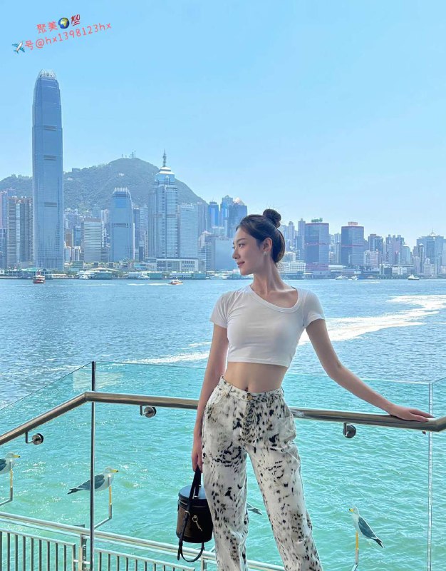 重庆纯兼职 无风尘味身高169 体重92斤 真熊E天然无整 可纯可欲热爱健身，无赘肉待k如男友 亲密无间只接素质k