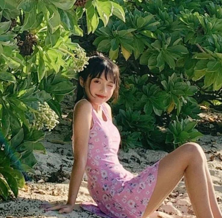 重庆兼职可爱小萝莉💕小宝贝的温柔甜美04年165c皮肤特别好一 天然脸不整容🉑️情趣JK 丝袜