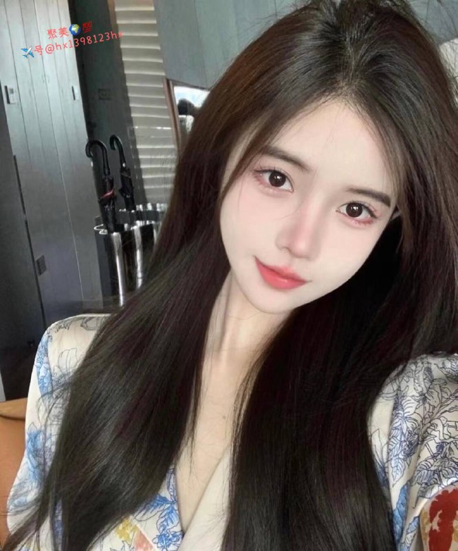 重庆❤️人03年171C兼职网红﻿筷子腿 有马甲线0退 百分百好评本人比照片更好看 可验