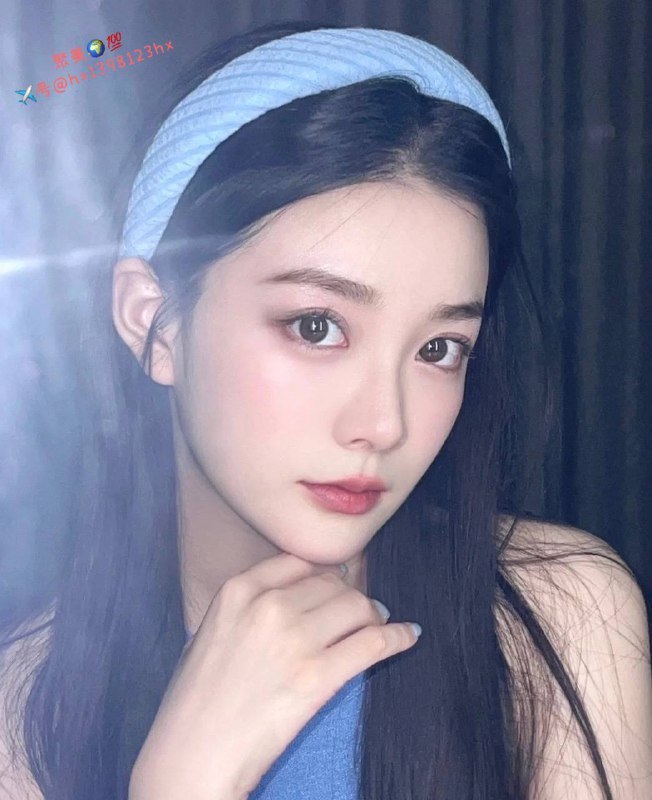 重庆学生兼职高质量女神 Age年龄/真实02年﻿Height身高/171C﻿Weight体重/88﻿Speciality特长三点粉，肌肤丝滑，零整容 小穴紧主动热情让你重回第一次