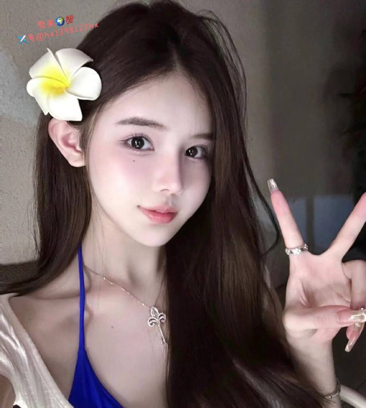 重庆❤️人03年171C兼职网红﻿筷子腿 有马甲线0退 百分百好评本人比照片更好看 可验