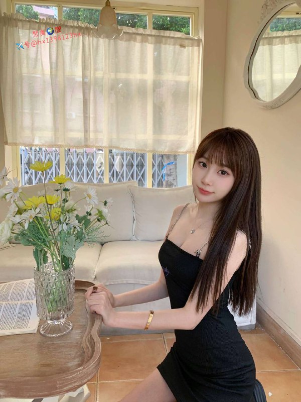 重庆❤️人•04年韩国🇰🇷兼职留学生 中韩交流 •168C 苗条型筷子腿 清纯甜美全身天然无整 无烟无酒 标准女友型