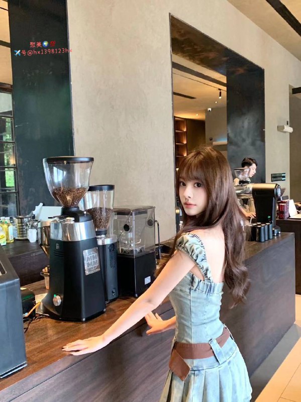 重庆🌹宝藏女孩希儿纯欲初恋脸  甜美少女 小清新甜美童颜 清新可爱 天然真实168cm🥢腿03年 90斤🐻D三粉A4腰 身材比例完美花板甜度满分，治愈您的不开心