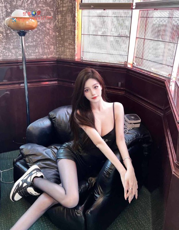 重庆小蜜❤️新疆人 热情 温柔 大方❤️贴身热舞 各种换装制服❤️爱好：高尔夫 聚会 滑雪 交朋友❤️22岁 173D