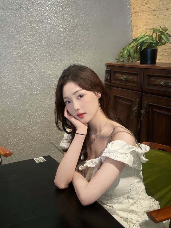 #香港顶奢兼职~1555频道客服:@AnnaGJ168全球客服：@AnnaGJ168bot#按摩#伴游#外围