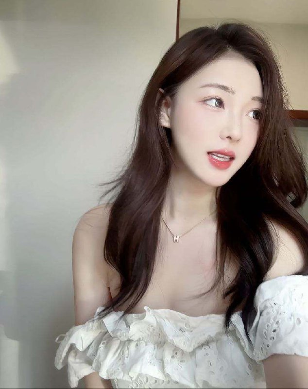 #香港顶奢兼职~1555频道客服:@AnnaGJ168全球客服：@AnnaGJ168bot#按摩#伴游#外围