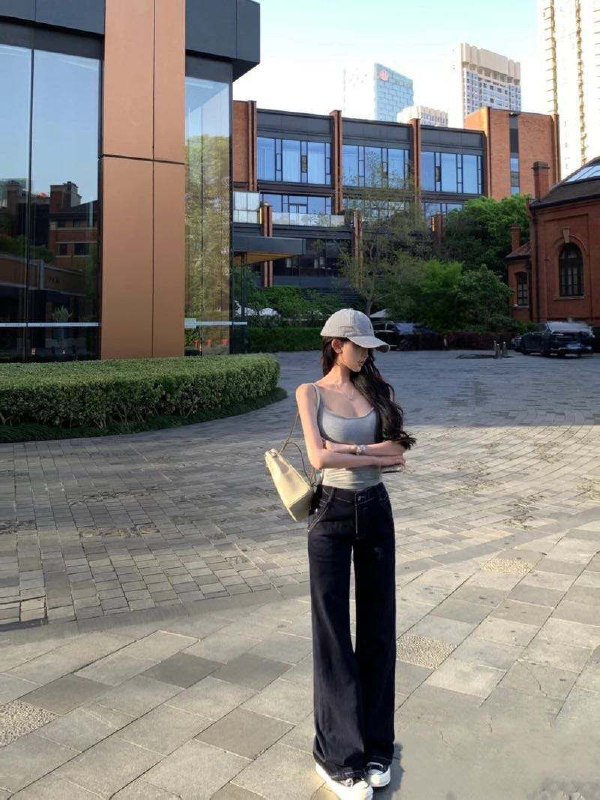 #香港美女主播~1337•停留一周频道客服:@AnnaGJ168全球客服：@AnnaGJ168bot#按摩#伴游#外围