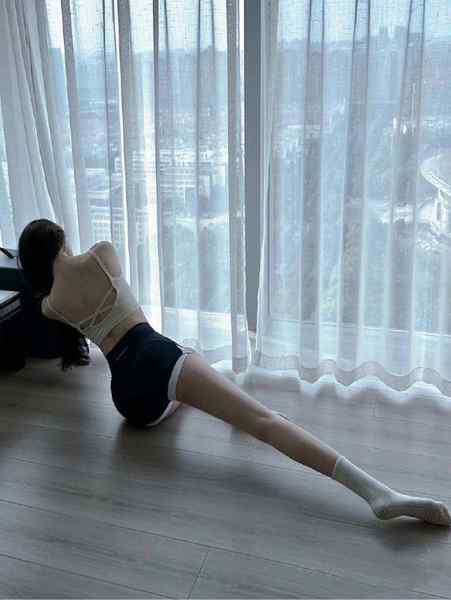 #香港美女主播~1337•停留一周频道客服:@AnnaGJ168全球客服：@AnnaGJ168bot#按摩#伴游#外围