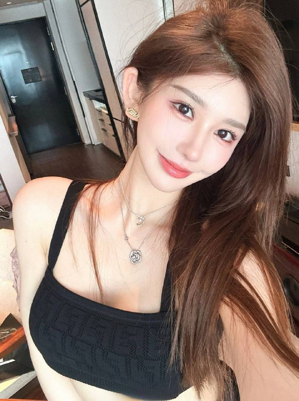 #香港蜜桃臀~1335温柔甜美频道客服:@AnnaGJ168全球客服：@AnnaGJ168bot#反差#按摩#伴游#外围