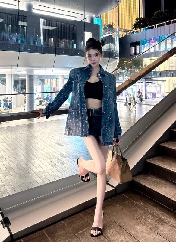 #香港蜜桃臀~1335温柔甜美频道客服:@AnnaGJ168全球客服：@AnnaGJ168bot#反差#按摩#伴游#外围