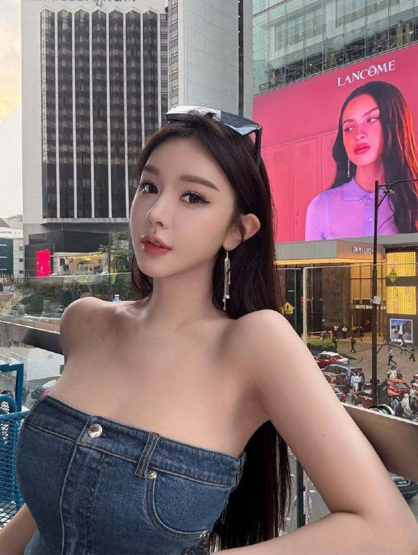 #香港兼职模特~1332S身材频道客服:@AnnaGJ168全球客服：@AnnaGJ168bot#反差#按摩#伴游#外围