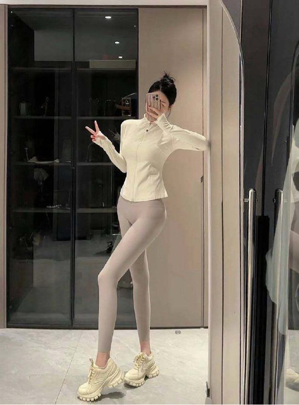 #香港圈外兼职~1226国家二级羽毛球运动员♡🉑陪客户打羽毛球🏸（频道客服:@AnnaGJ168全球客服：@AnnaGJ168bot#反差#按摩#伴游#外围