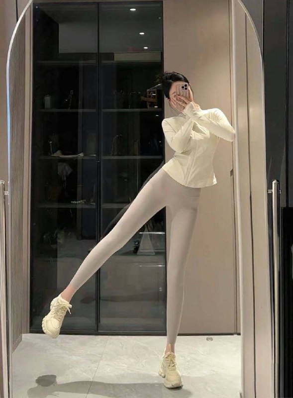 #香港圈外兼职~1226国家二级羽毛球运动员♡🉑陪客户打羽毛球🏸（频道客服:@AnnaGJ168全球客服：@AnnaGJ168bot#反差#按摩#伴游#外围