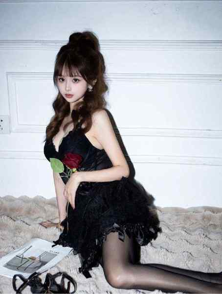 #香港性格温柔~1214170🐻d、40kg频道客服:@AnnaGJ168全球客服：@AnnaGJ168bot#熟女#按摩#伴游#外围