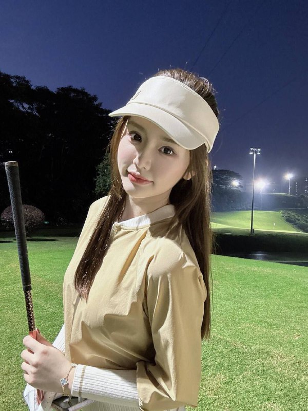 #香港南方女孩~1212短开几天频道客服:@AnnaGJ168全球客服：@AnnaGJ168bot#熟女#按摩#伴游#外围