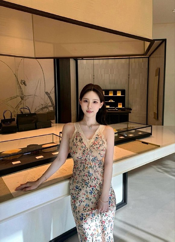 #香港素颜女神~1200167/45kg频道客服:@AnnaGJ168全球客服：@AnnaGJ168bot#香港兼职#香港外围