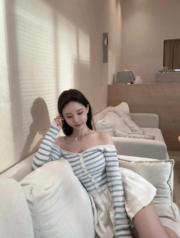 #香港素颜女神~1200167/45kg频道客服:@AnnaGJ168全球客服：@AnnaGJ168bot#香港兼职#香港外围