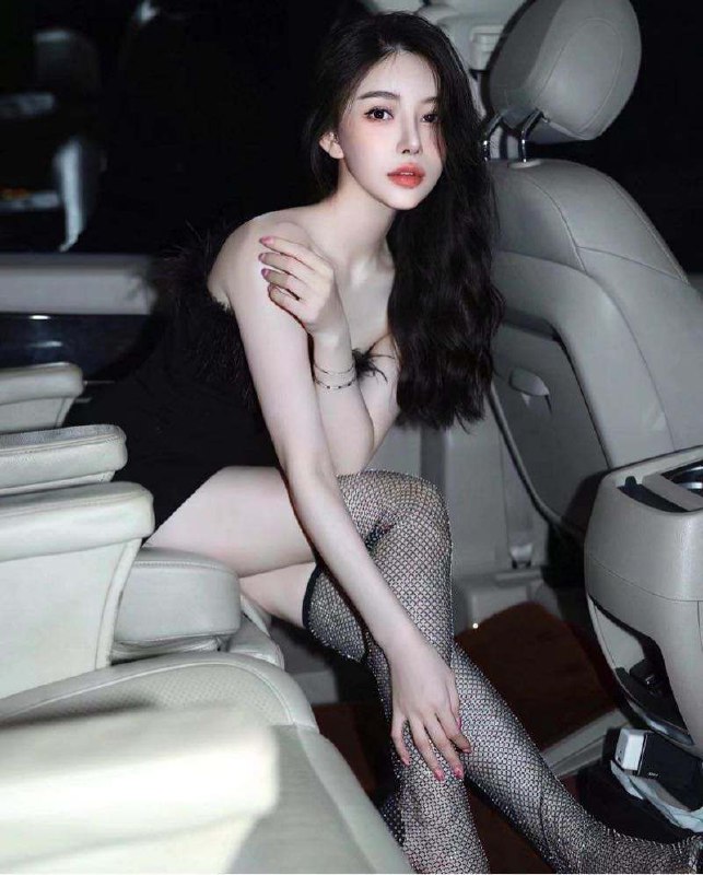 #香港网红模特~1195气质女神  170  D频道客服:@AnnaGJ168全球客服：@AnnaGJ168bot#香港上门