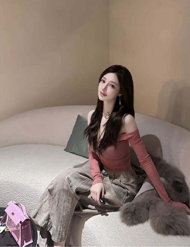 #香港穿搭博主~1196168/D声音软糯 高素质第一次來港频道客服:@AnnaGJ168全球客服：@AnnaGJ168bot#香港兼职