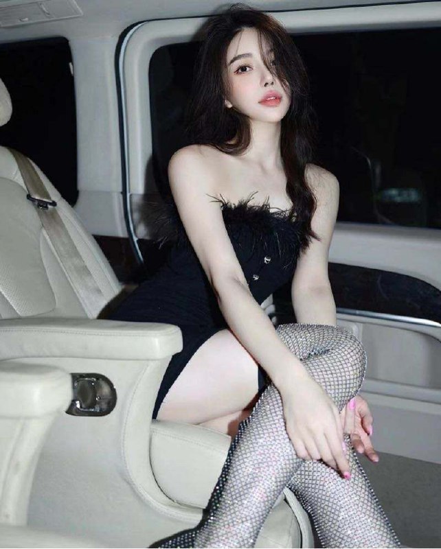 #香港网红模特~1195气质女神  170  D频道客服:@AnnaGJ168全球客服：@AnnaGJ168bot#香港上门