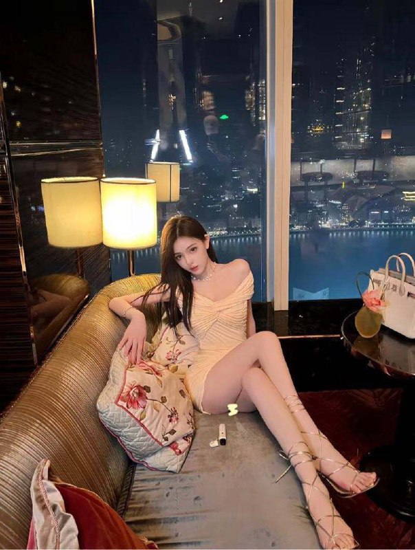 #香港性感撩人~1183170/46kg频道客服:@AnnaGJ168全球客服：@AnnaGJ168bot#香港兼职