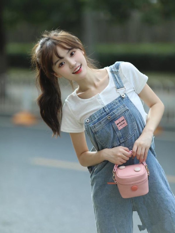 #香港极品女友~1181外萌内sao 榨汁机频道客服:@AnnaGJ168全球客服：@AnnaGJ168bot#香港上门