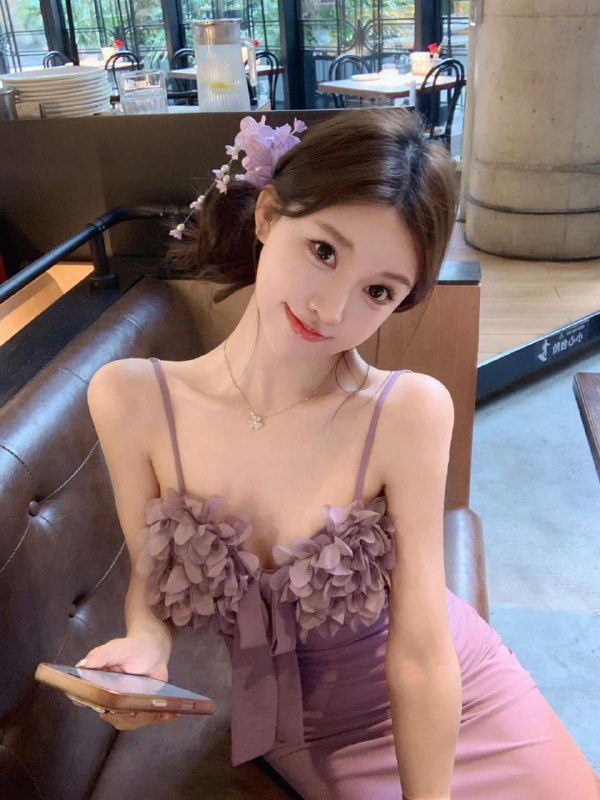 #香港初恋感女友~1182170/43kg频道客服:@AnnaGJ168全球客服：@AnnaGJ168bot#香港上门