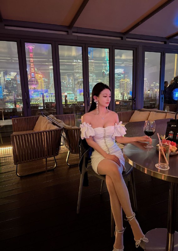 #香港模特兼职~1170短暂停留 提前预约频道客服:@AnnaGJ168全球客服：@AnnaGJ168bot#香港外围#香港小姐