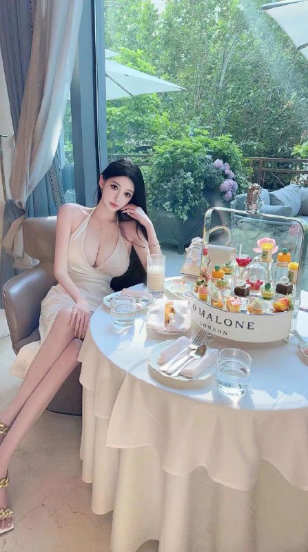 #香港平面模特~1134各种角色投入• 身高/175   体重/98频道客服:@AnnaGJ168全球客服：@AnnaGJ168bot#香港兼职#香港外围#香港上门