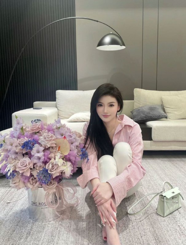 #香港蜜桃🍑臀~1131流利纯正港式粤语频道客服:@AnnaGJ168全球客服：@AnnaGJ168bot#香港兼职#香港外围#香港上门