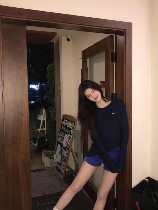 #香港新人兼职~985169cm46kg 04年推荐指数🌟🌟🌟🌟🌟频道客服:@AnnaGJ168全球客服：@AnnaGJ168bot#香港兼职#香港外围#香港上门