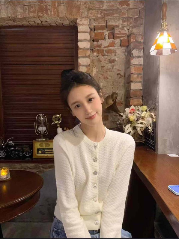 #香港预热新人~97605年 身高172，皮肤白嫩光滑细腻推荐指数🌟🌟🌟🌟🌟频道客服:@AnnaGJ168全球客服：@AnnaGJ168bot#香港兼职#香港外围#香港上门