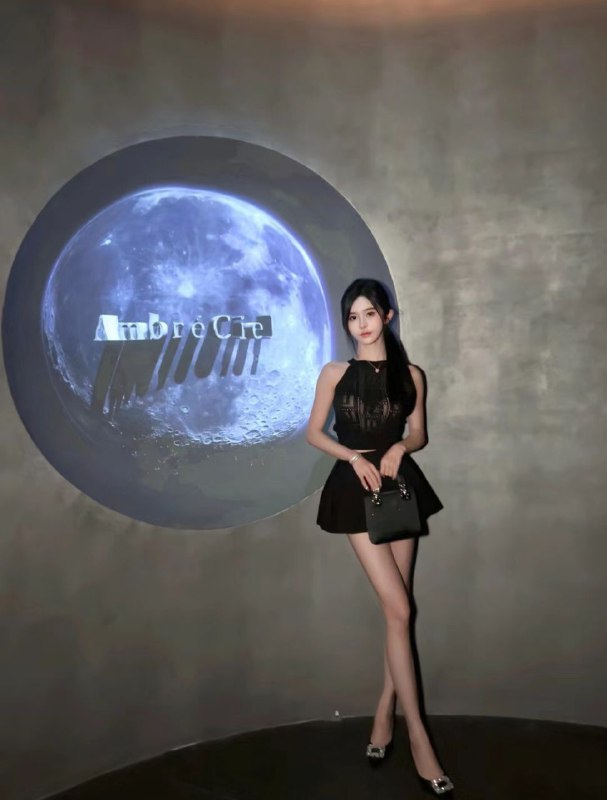 #香港极品甜妹~962光脚净身高170cm体重46kg，真🐻Dcup，青春活力小细腰，筷子真人真照推荐指数🌟🌟🌟🌟🌟频道客服:@AnnaGJ168全球客服：@AnnaGJ168bot#香港兼职#香港外围#香港上门