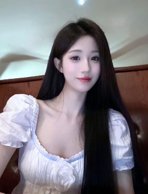 #香港极品硬万~95803年 属羊 21岁光脚净身高168cm体重45kg，真🐻D+cup五官精致自然，青春活力皮肤白嫩光滑，腰细腿长小香肩，小细腰，筷子腿推荐指数🌟🌟🌟🌟🌟频道客服:@AnnaGJ168全球客服：@AnnaGJ168bot#香港兼职#香港外围#香港上门