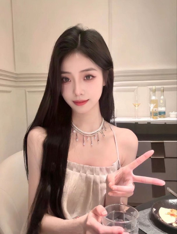 #香港短期兼职~956清纯和性感于一体  首次下💦紧致🔺你的精致女友款 洋气时尚 完美身材给你触电般的感觉 期待与你相见 低素质勿扰推荐指数🌟🌟🌟🌟🌟频道客服:@AnnaGJ168全球客服：@AnnaGJ168bot#香港兼职#香港外围#香港上门