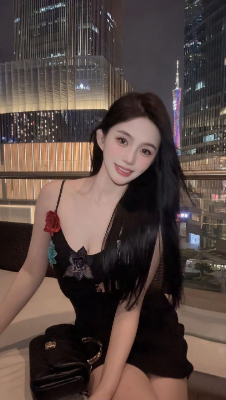 #香港温柔女友~950精致纯欲款04年• 69 kiss共🛀• 筷子腿 水蛇腰 性格温柔体贴推荐指数🌟🌟🌟🌟🌟频道客服:@AnnaGJ168全球客服：@AnnaGJ168bot#香港兼职#香港外围#香港上门