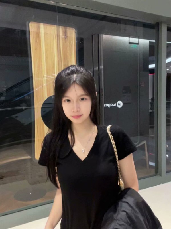 #香港短开兼职~946本人真实照片原生态未整 甜美可爱 可御可甜配合度高 听话 翘臀推荐指数🌟🌟🌟🌟🌟频道客服:@AnnaGJ168全球客服：@AnnaGJ168bot#香港兼职#香港外围#香港上门