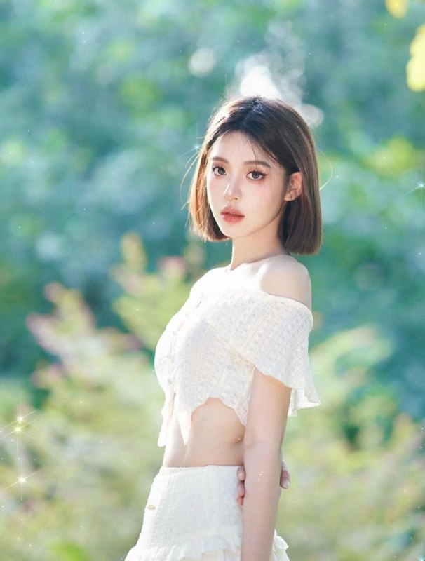 #香港短发女神~931一字马劈叉🈶舞蹈功底兼职普拉提私教老师五官精致立体，皮肤白嫩身材苗条柔软，腰细腿长小香肩，小细腰，筷子腿推荐指数🌟🌟🌟🌟🌟频道客服:@AnnaGJ168全球客服：@AnnaGJ168bot#香港兼职#香港外围#香港上门