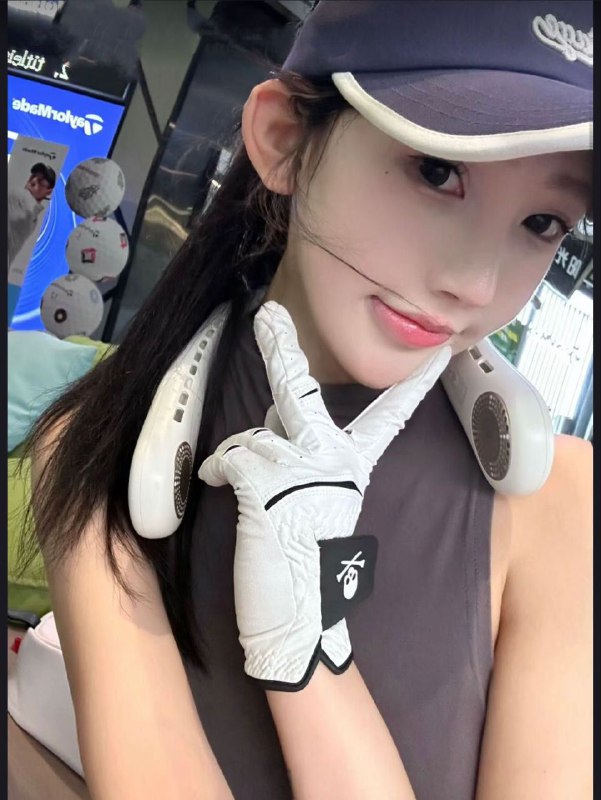 #香港纯欲网红~915纯欲170/🐻D/真实02年🉑️看身份证/无纹身喜欢⛳️🏌️‍♀️喜欢健身 素质极高 给你女朋友fell全身雪白🥢腿 A4腰 性格好 声音甜美推荐指数🌟🌟🌟🌟🌟频道客服:@AnnaGJ168全球客服：@AnnaGJ168bot#香港兼职#香港外围#香港上门