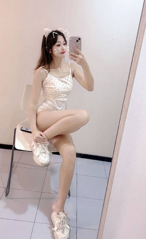 #香港圈外女友~914妈生脸 全身无整💞完美腰臀比 屁屁又大又圆又白又翘💞性格温柔 喜欢尝试各种新鲜事物💞视觉上冲击 征服欲满满🉑️🐍💋6⃣️9⃣️kb🚗镇 配合度100%🉑️拍指定验证 给你完美女友系体验推荐指数🌟🌟🌟🌟🌟频道客服:@AnnaGJ168全球客服：@AnnaGJ168bot#香港兼职#香港外围#香港上门