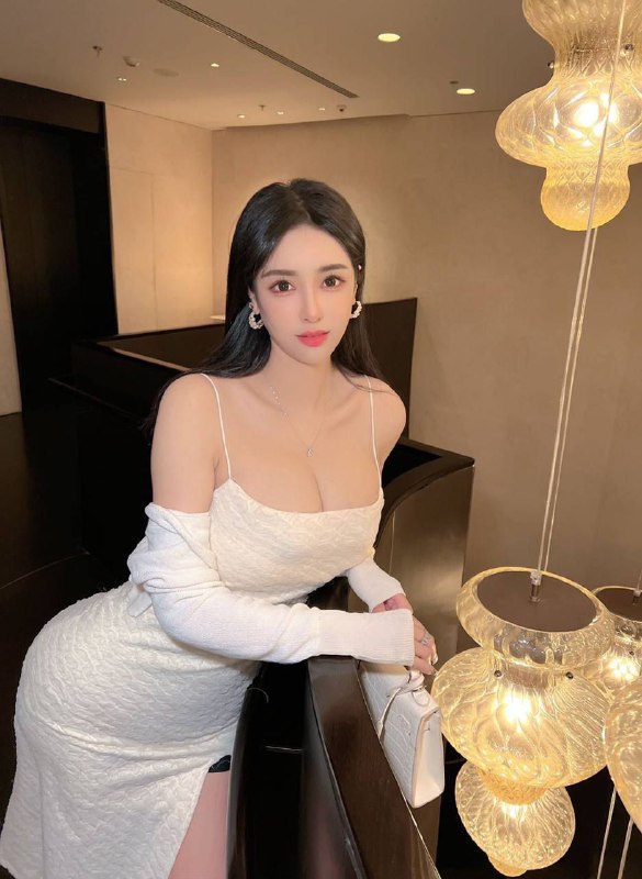 #香港混血模特~892超级蜜桃臀🍑，功夫一流会潮吹，素质好高学历，外冷内骚欢迎导演🎬•诚挚服务 期待与您相约频道客服:@AnnaGJ168#香港兼职#香港外围#香港上门