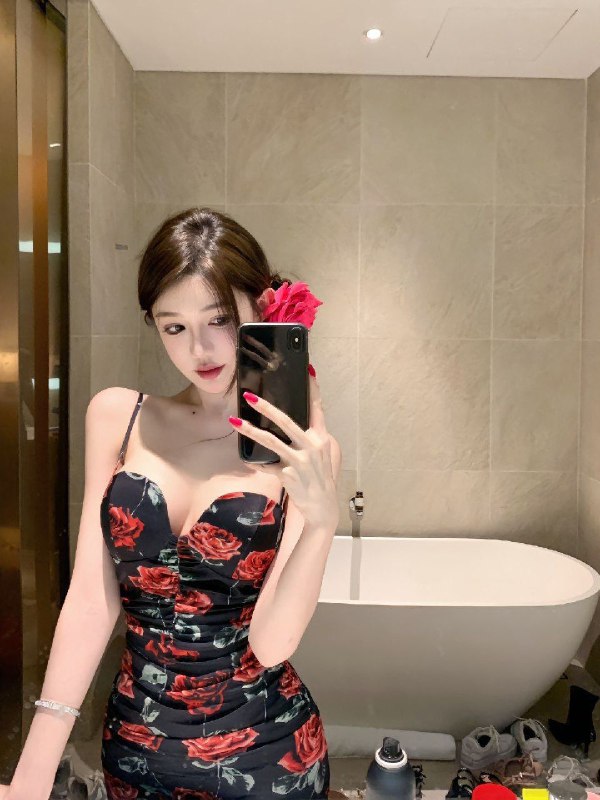 #香港声音甜美~887.平面模特 肤白听话全身无赘肉 S身材 大长腿气质大牌 皮肤白嫩 贴心女友频道客服:@AnnaGJ168#香港兼职#香港外围#香港上门