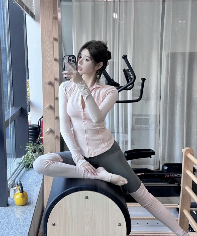 #香港漫画身材~881频道客服:@AnnaGJ168