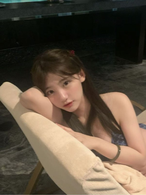 #深圳🦋极品款 ～106𝐇𝐞𝐢𝐠𝐡𝐭身高/168D• 𝐖𝐞𝐢𝐠𝐡𝐭体重/44kg• 𝐁𝐮𝐬𝐭胸围/D• 𝐎𝐜𝐜𝐮𝐩𝐚𝐭𝐢𝐨𝐧职业/自媒体博主 签约模特/• 𝐒𝐩𝐞𝐜𝐢𝐚𝐥𝐢𝐭𝐲特长/彩画🎨服装设计 摄影📹• 𝐇𝐨𝐛𝐛𝐲兴趣/健身🏋🏻冲浪🏄‍♀️🌐频道客服@AnnaGJ168