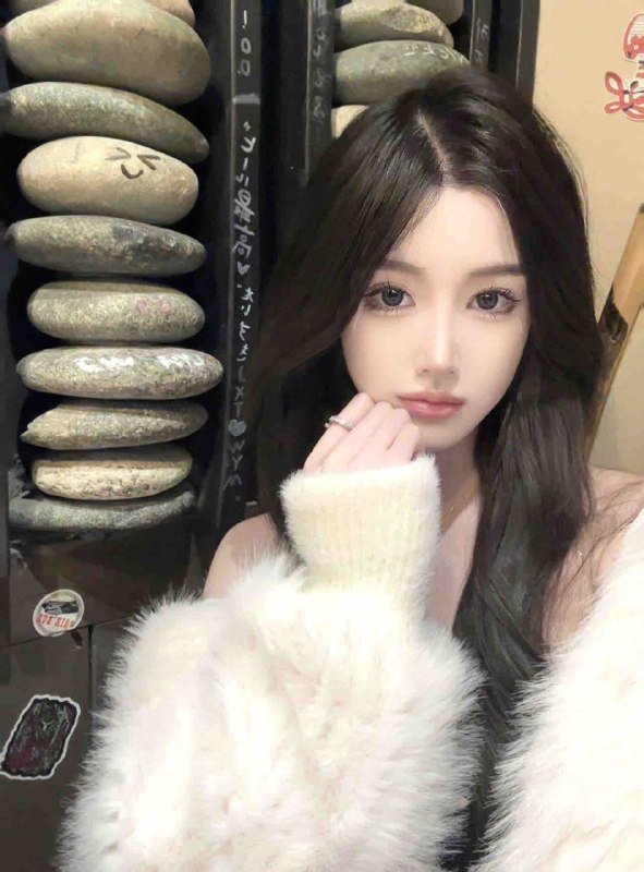 #深圳🦋兼职纯新人身材超级好、肤白丝滑🦋🦋都是自己拍的真实照片本人0差别🦋🦋女孩听话懂事，💦多多，高端纯欲气质🦋