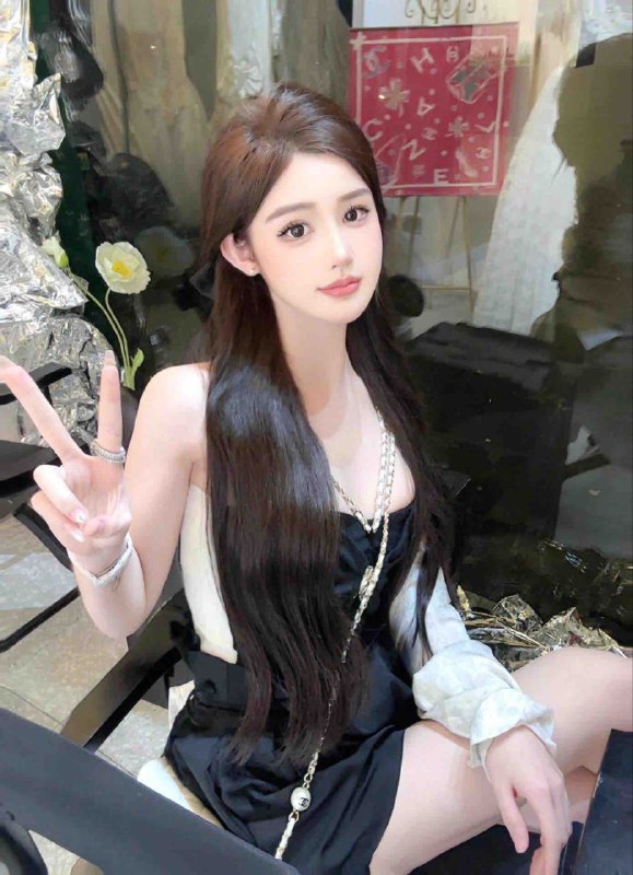 #深圳🦋兼职纯新人身材超级好、肤白丝滑🦋🦋都是自己拍的真实照片本人0差别🦋🦋女孩听话懂事，💦多多，高端纯欲气质🦋